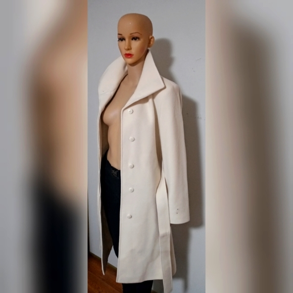 Harve Benard Coat - Picture 2 of 4